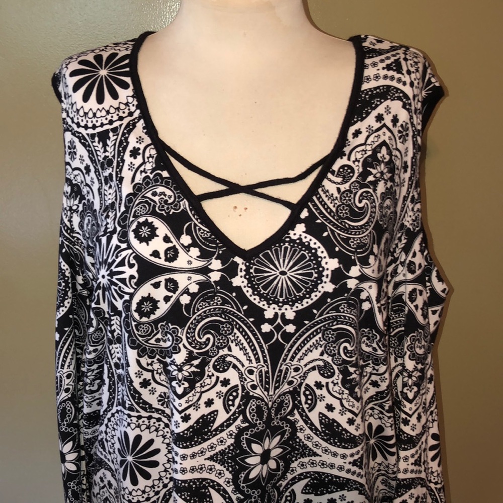 BOBEAU 1X SEXY BLOUSE. OPEN SHOULDERS. Cotton material.